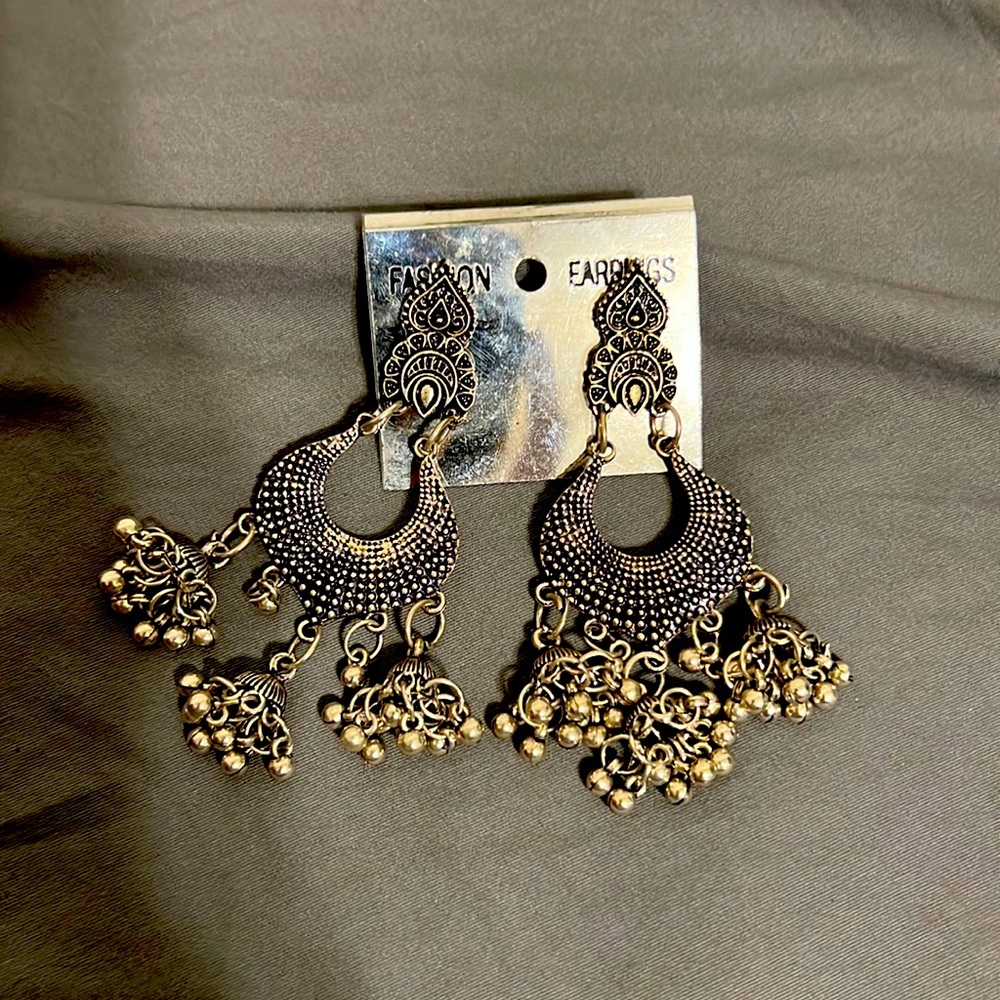 Traditional earrings